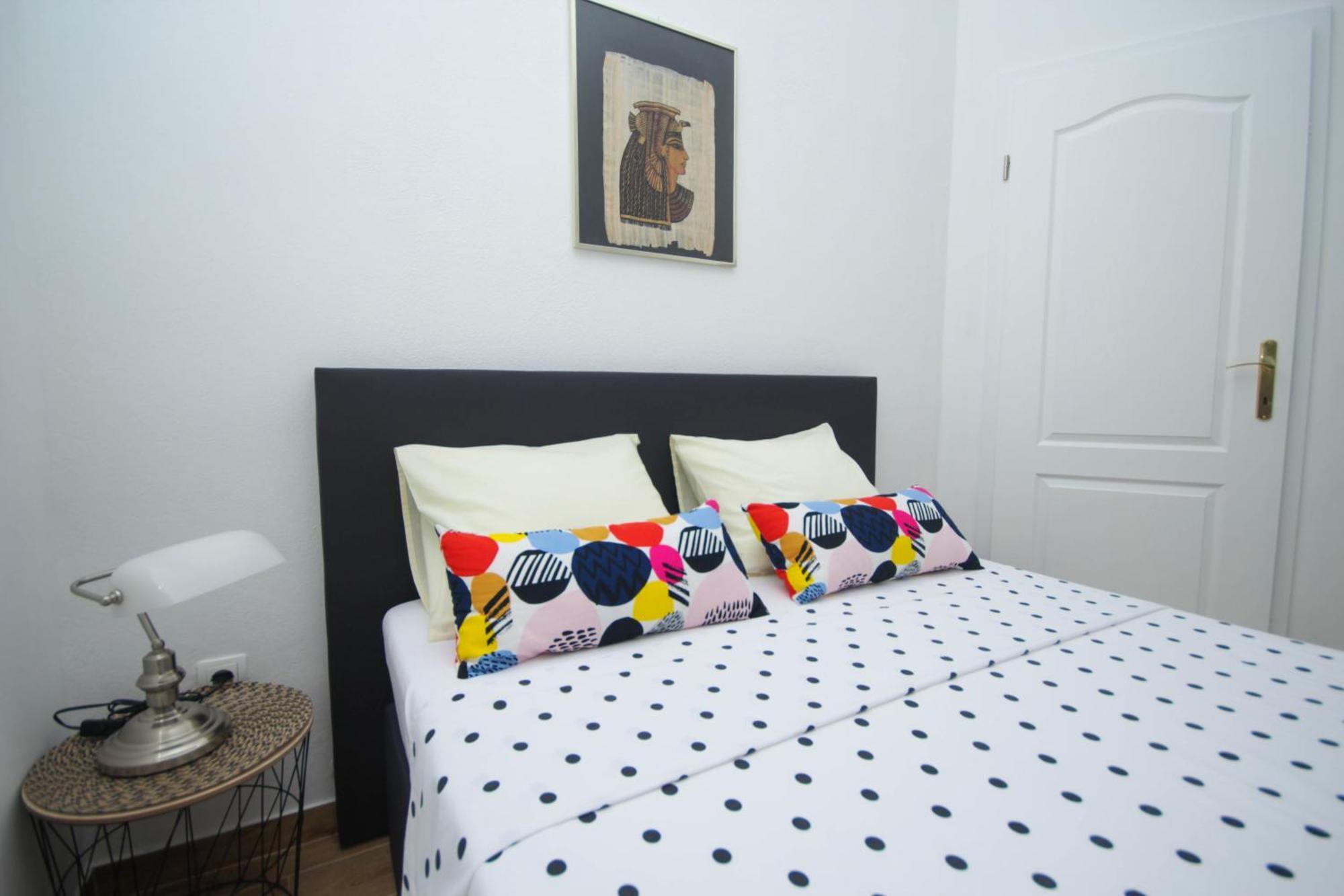 Lola'S Apartments Tribalj Habitación foto